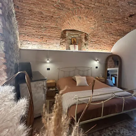 Ai Paganotti Lejlighed