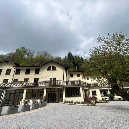 A Paganotti Apartment